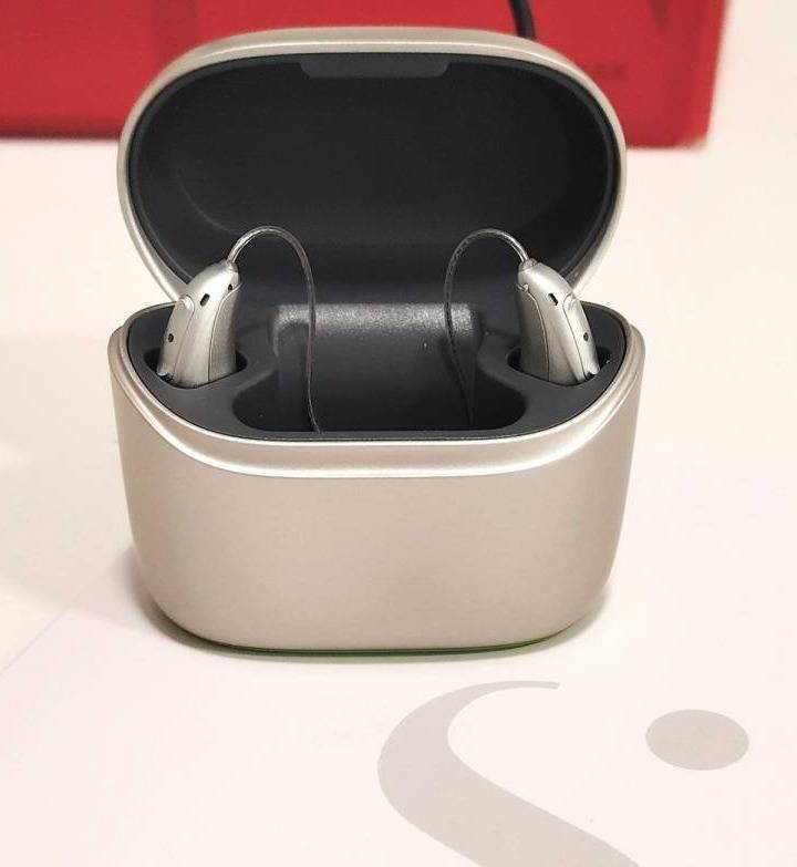 Appareils auditifs rechargeable Phonak Lumity avec connexion Bluetooth chez un audioprothésiste Sonance Audition aux Abrets